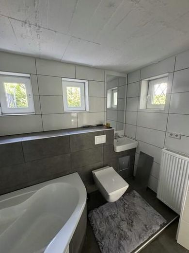 APPARTAMENTO CON TERRAZZA - Invidia degli amici - incluso gratuitamente - REALE e MODERNO - particolare e vicino al confine! – 8 Badewann WC Hygienebereich