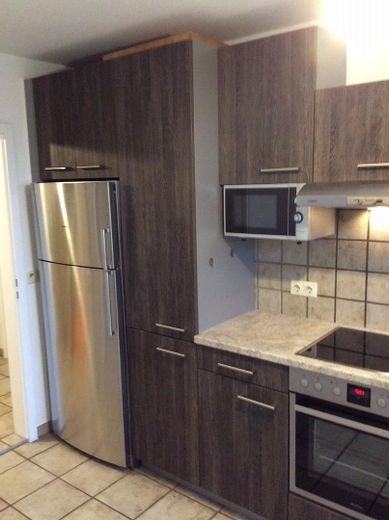 Aussergewöhnliche 3,5-Zi-Maisonette-Wohnung, 2 Wohnebenen, Stadtrandlage, offener Kamin,Einzelgarage – Einbauküche Kühl/Gefrierkombi