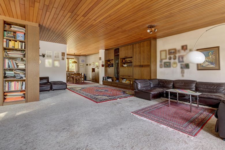 Ihr eigener Wald auf dem Dach  ---  Biotop statt Beton – Wohnzimmer Blick Esszimmer