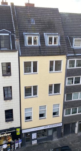KÖLN-SÜDSTADT; SINGELS UPJEPASS; LICHTDURCHFLUTETES GROSSRAUMAPT. – Foto 1