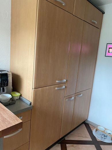 Viel Abstellfläche in Küche