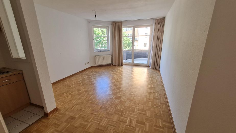 Wohbereich, Blick zum Balkon