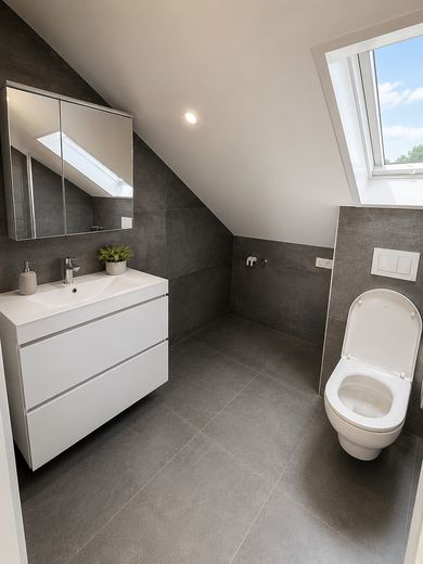Modernized 2-room top-floor apartment in Böblingen – Foto 4