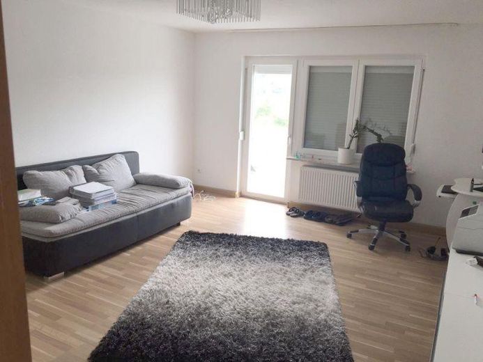 Sehr schöne, helle  2 Zi - Whg mit Einbauküche, Süd-Balkon und Autostellplatz in Augsburg - Pfersee – Foto 1