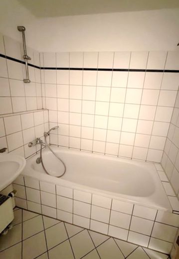 Wymarzone mieszkanie 2-pokojowe w Ehrenfeld bezpośrednio od właściciela – Bad mit Wanne