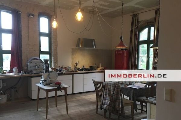 IMMOBERLIN.DE - Historischer Bahnhof mit Nebengebäude & großartigem Potenzial für Wohnen & Arbeiten