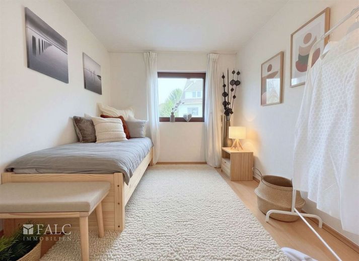 Seltene Gelegenheit: Großzügiges Mehrgenerationenhaus zum nahezu Bodenwertpreis! – EG-Wohnung_Schlafzimmer