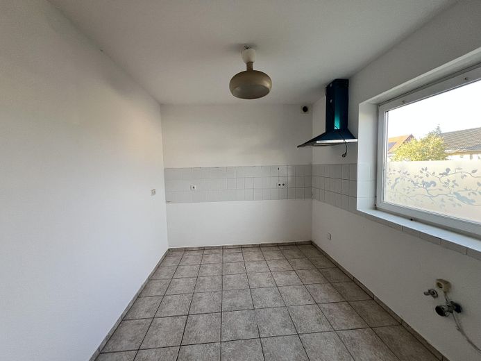 🌿 Renovierte Doppelhaushälfte mit grossem Garten und Garage in Linthe bei Berlin/ Potsdam – Küche 