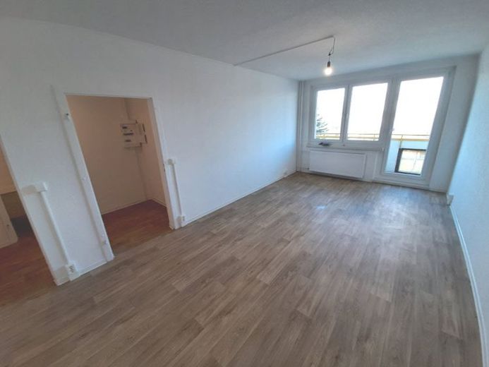Compatto, intelligente, confortevole: appartamento monolocale con balcone per sentirsi bene – Foto 1