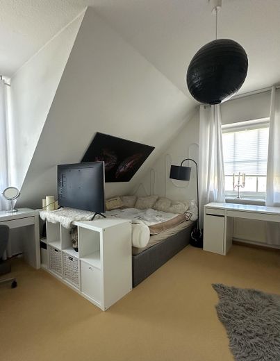 Kinderzimmer I mit 2 Fenstern