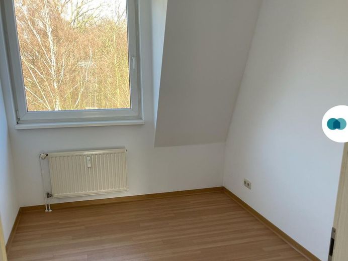 Гарна 3-кімнатна квартира з великим балконом та вбудованою кухнею – Schlafzimmer II