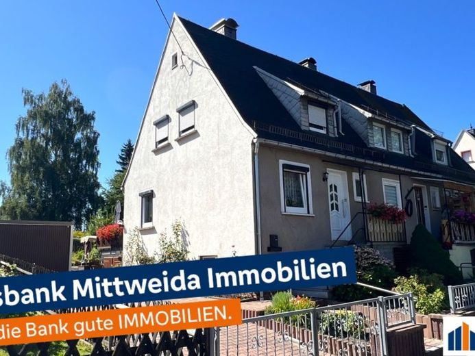 Doppelhaushälfte für die kleine Familie mit gepflegten Grundstück – Foto 1