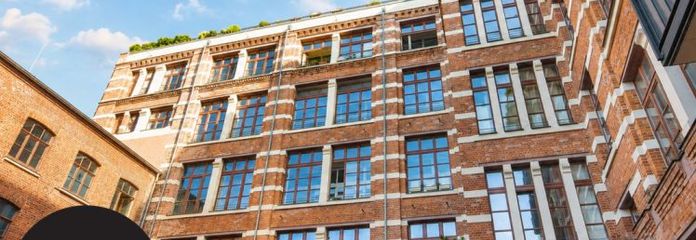 Eigenaarsappartement, vrij van huur, met grote loggia & ingebouwde keuken!!!