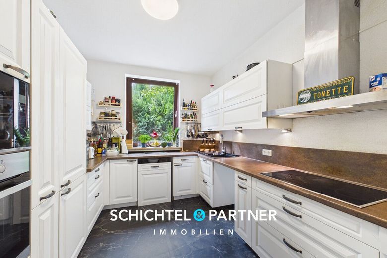 Huchting | Freistehendes Zweifamilienhaus mit großem Grundstück – S&amp;P | Küche