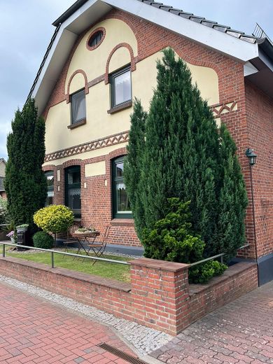 Charmantes Einfamilienhaus mit Garten - PROVISIONSFREI ! – Frontansicht