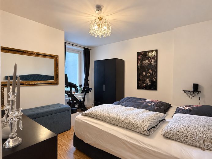 Freie Winterhuder Altbauwohnung in der Endetage – Schlafzimmer