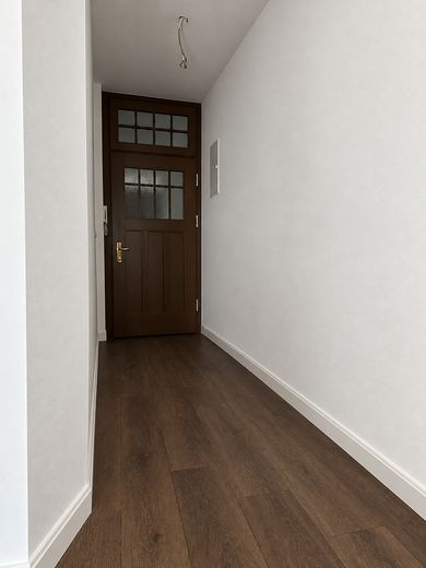 Period-building dream, first occupancy after renovation, 3 rooms, balcony & prime location in Stadtfeld – Eingangsbereich