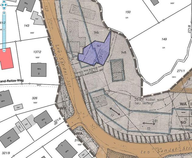 Baugrundstück erschlossen, mit vorhandener großen Garage u. kleiner Werkstatt – Bebauungsplan