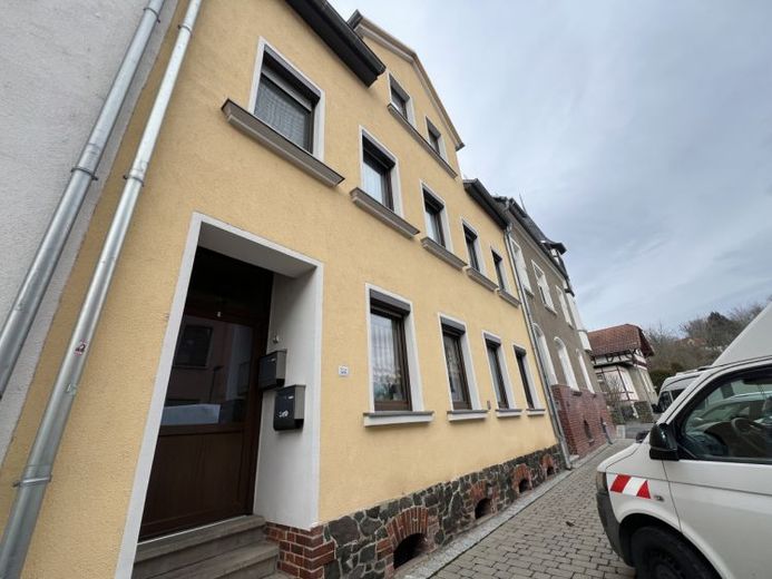 Ihre Chance in Weida – Mehrfamilienhaus in zentraler Lage mit Entwicklungspotenzial! *provisionsfrei – फोटो 1