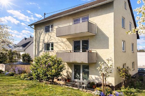 Top gepflegte 3-Zimmer DG-Wohnung mit Südbalkon und Gartenanteil zu verkaufen