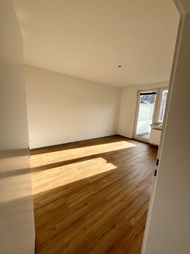 Helle sanierte 3-Zimmer-Wohnung mit zwei Balkonen in Rheinnähe – Schlafzimmer