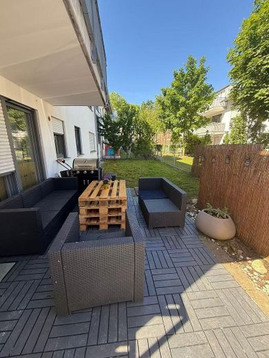 Exklusives Wohnen in Neubiberg: Moderne Eigentumswohnung mit Garten & Stellplätzen – Garten 1