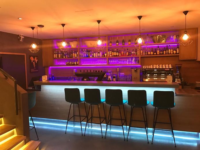 Attraktives Café/Bistro in top Lage – Fußgängerzone – Bar/Theke