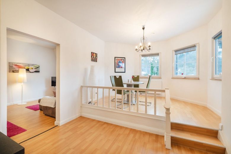 Wohn- und Geschäftshaus in Altwied: 8 Wohnungen, Gewerbe und viel Entwicklungspotenzial – Essbereich Wohnung I
