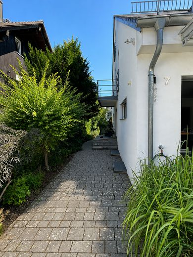 Casa bifamiliare curata a Gröbenzell – SENZA PROVVIGIONE DA PRIVATO – Zugang zum Haus