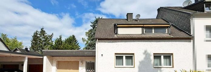 Konz: Einseitig angebautes Einfamilienhaus mit außergewöhnlich großem Grundstück & Garage