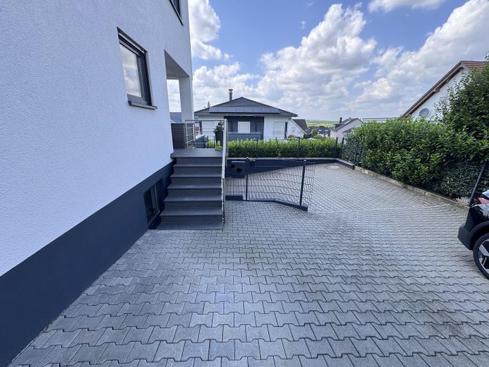 Wohntraum in beliebter Lage von Saulheim (provisionsfrei!) – Hof/Einfahrt Garage