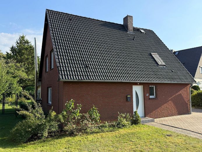 Modernisiertes Einfamilienhaus mit großzügigem Anbau und Südgarten – Foto 1