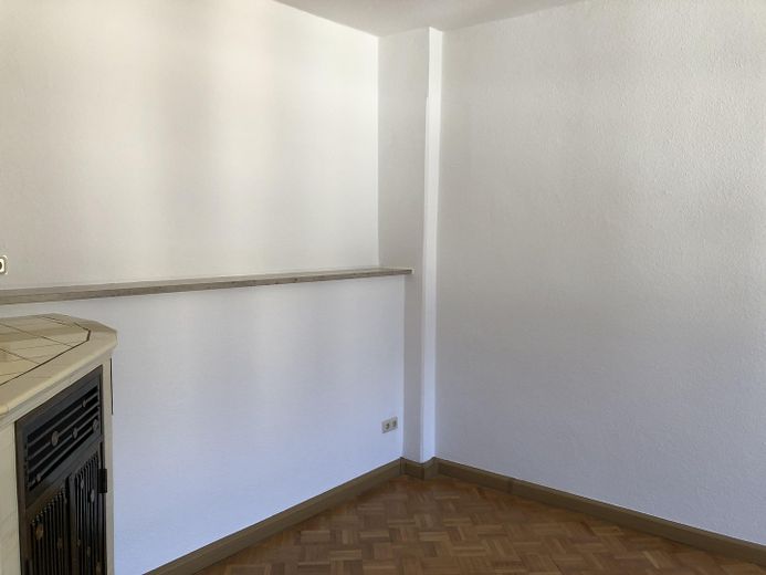 Neuwertige Wohnung mit vier Zimmern, Vollbad und EBK, Traumterrasse in Freiberg – Wohnzimmer 2