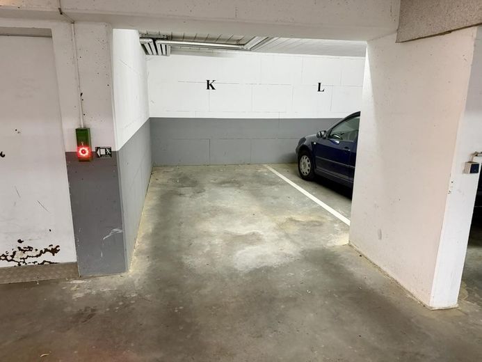 Provisionsfrei & erbpachtfrei: Helle 3-Zimmer-Wohnung mit zwei Balkonen im Frankfurter Bogen – Eigener Tiefgaragenstellplatz