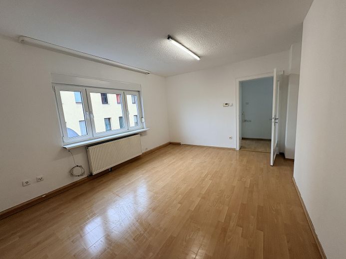 Sin comisión y disponible de inmediato en Gostenhof: 2 min hasta el metro, 10 min hasta Plärrer – Heller Wohnbereich