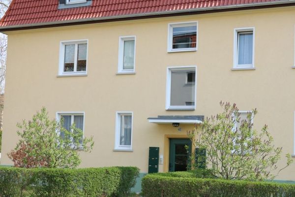 Alles neu-3 Zimmerwohnung mit Balkon im Erdgeschoß