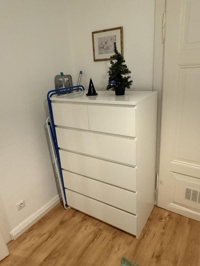Möblierte 2 Zimmer-Wohnung in zentraler Lage in Frankfurt sachsenhausen – Schlafzimmer
