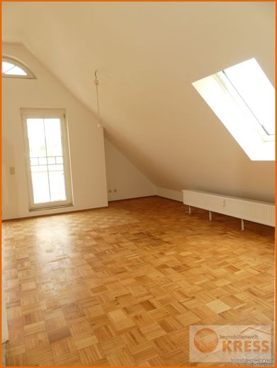 reserviert!!! Renovierte Einzimmerwohnung mit Balkon und Küche in gepflegter Wohnlage in Schlüchtern – Bild 2