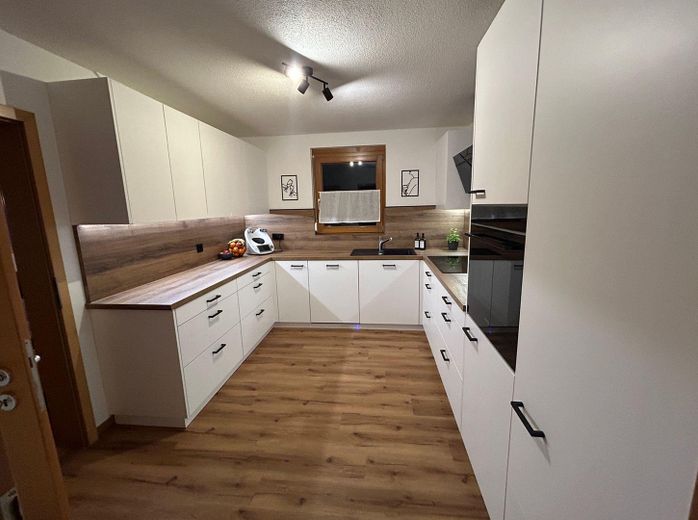 Appartement calme de 3 pièces avec cuisine équipée et balcon à Harpolingen/Bad Säckingen – Küche