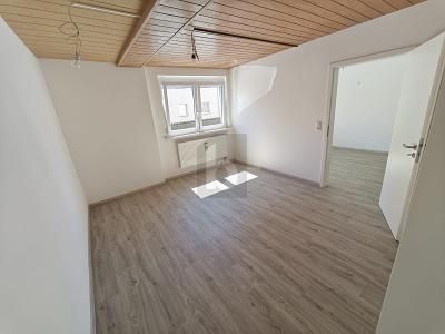 WOHNEN UND VERMIETEN MIT GARTEN UND GARAGE – 1778088464_0bead0.jpg