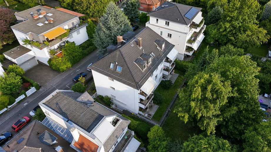 Solidna inwestycja kapitałowa we Frankfurcie | wynajęta | miejsce w garażu podziemnym w cenie – Aufsicht Rückseite