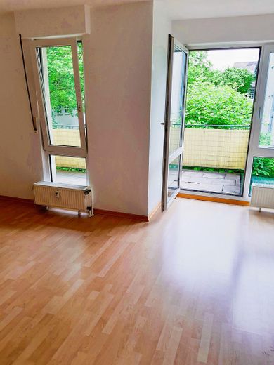 Appartamento come interessante investimento immobiliare a Bochum Stiepel – Innenansicht Richtung Balkon