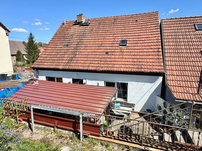 HORN IMMOBILIEN ++RESERVIERT! Haus in Burg Stargard bei Neubrandenburg – Hausansicht vom Grundstück