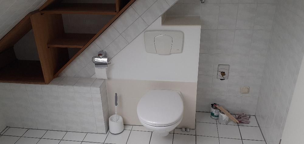 Schicke, gemütliche Dachgeschosswohnung in ruhiger Lage – Bad 3