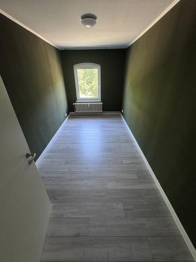 Frisch renovierte 4-Zimmer-Wohnung mit Balkon in zentraler Lage von Flensburg – Zimmer 2