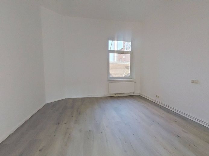 **Özel Yaz Bonusu: 2 NKM KİRA BEDAVA** Geniş planlı, gün ışığı alan banyolu ve bol ışık alan 3 odalı daire – Ansicht I: Schlafzimmer II