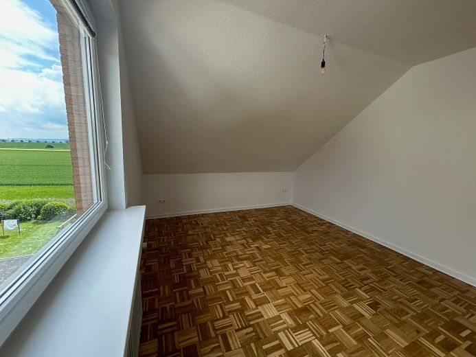 Erstklassig saniert: 3-Zimmer-Wohnung in Pattensen – Schlafzimmer