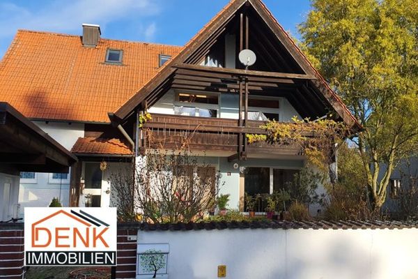 Sofort beziehbares freistehendes Einfamilienhaus mit Doppelgarage und großem Garten