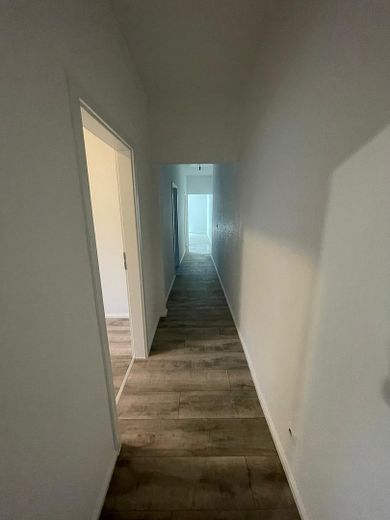 Wohn / Geschätshaus am Bahnhof/Fußgängerzone – Wohnung 1. OG (Saniert 12.25)