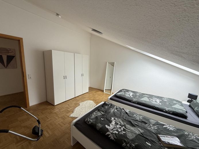 Schlafzimmer 02